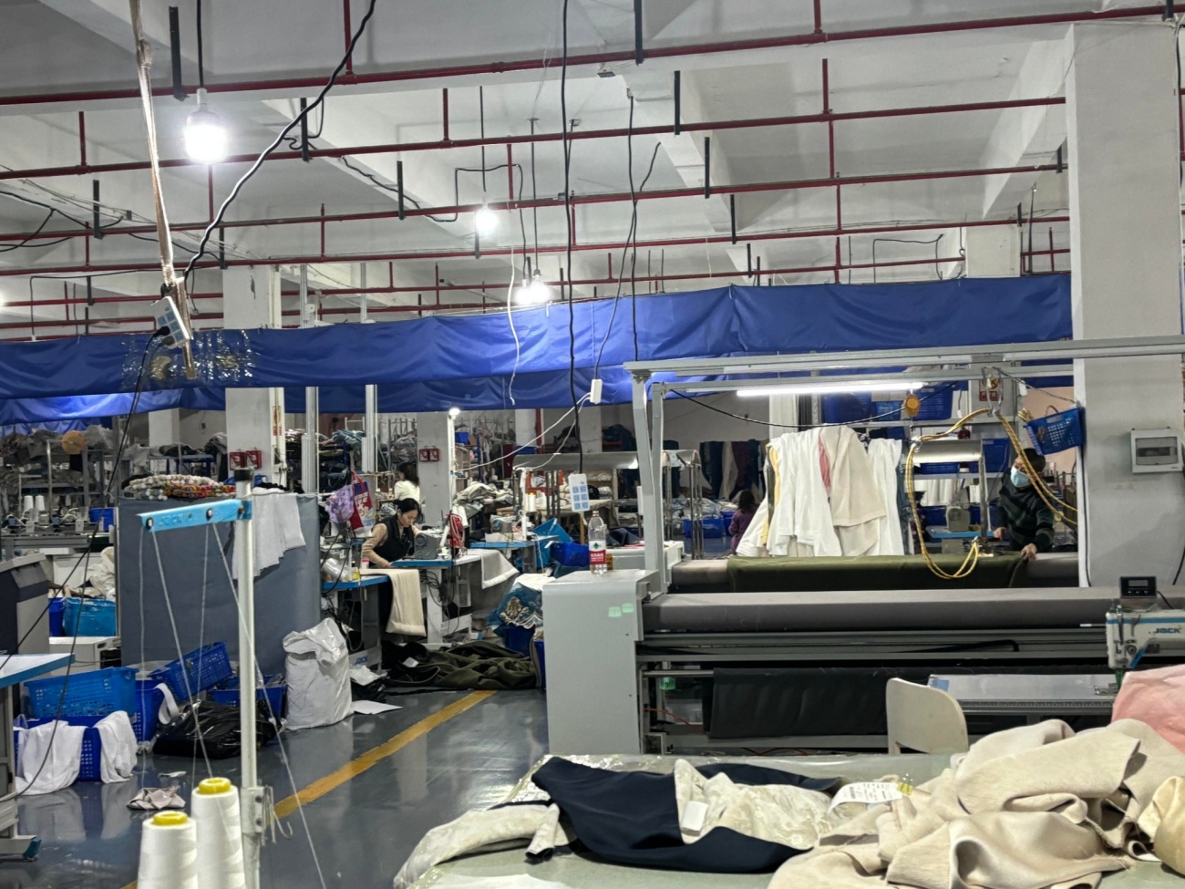 Curtain Cutting and Sewing Production Workshop